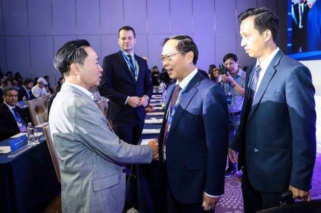 Talkshow thế hệ thông minh đương thời tại Diễn đàn kinh tế mùa thu 2025 - Ảnh 1. Talkshow thế hệ thông minh đương thời tại Diễn đàn kinh tế mùa thu 2025 - Ảnh 1.