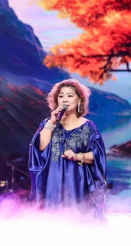 NSND Thanh Hoa và cuộc hôn nhân viên mãn bên chồng kém tuổi đầy cảm hứng - Ảnh 3. NSND Thanh Hoa và cuộc hôn nhân viên mãn bên chồng kém tuổi đầy cảm hứng - Ảnh 3.