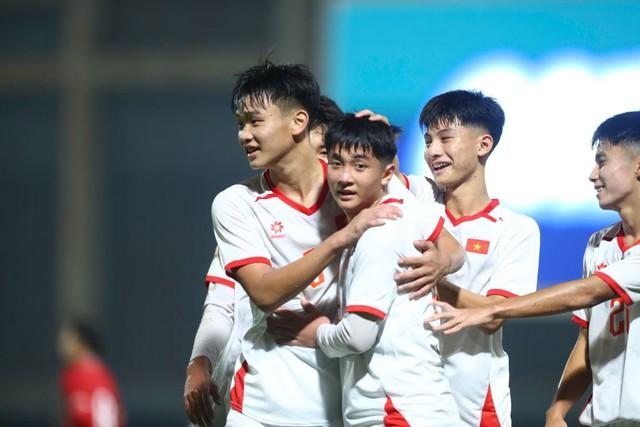 Sau khởi đầu tưng bừng, U.17 Việt Nam chạm trán đội vừa thua Malaysia 0-13 ở vòng loại châu Á- Ảnh 2. Sau khởi đầu tưng bừng, U.17 Việt Nam chạm trán đội vừa thua Malaysia 0-13 ở vòng loại châu Á- Ảnh 2.