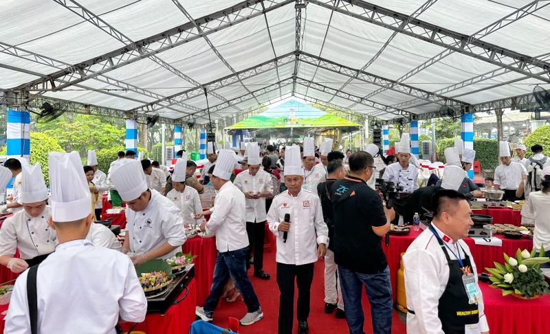 Kỷ lục Việt Nam: 200 món chay từ sen tại lễ hội ẩm thực chay ở TP.HCM - Ảnh 2.