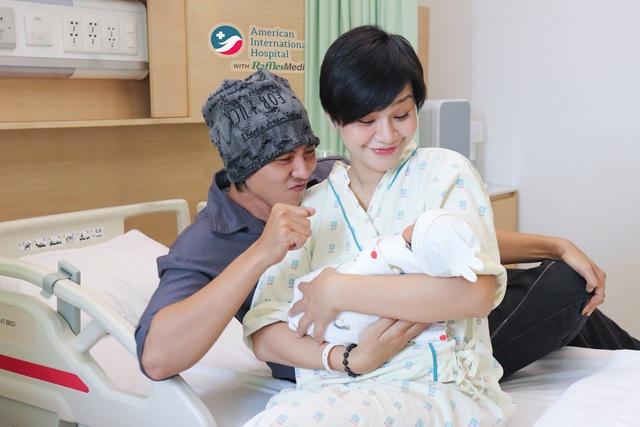 Nam diễn viên 'Chị Mười Ba' đón con gái đầu lòng bên vợ người mẫu- Ảnh 2. Nam diễn viên 'Chị Mười Ba' đón con gái đầu lòng bên vợ người mẫu- Ảnh 2.