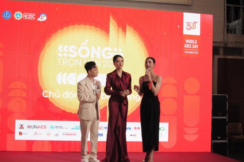 Hương Giang xuất hiện tại sự kiện sau hành trình Miss Universe 2025 - Ảnh 3.
