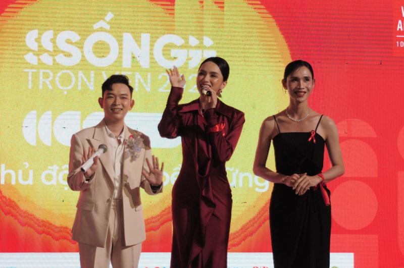 Hương Giang xuất hiện tại sự kiện sau hành trình Miss Universe 2025 - Ảnh 2.