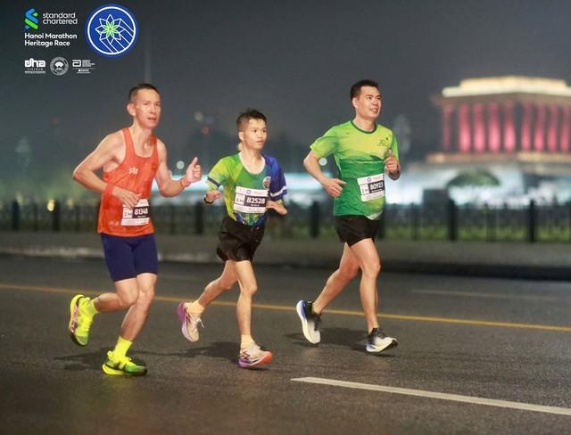 Gần 17.000 người tham gia ‘Ngày hội vui khỏe trực tuyến’ của Standard Chartered - Ảnh 1. Gần 17.000 người tham gia ‘Ngày hội vui khỏe trực tuyến’ của Standard Chartered - Ảnh 1.