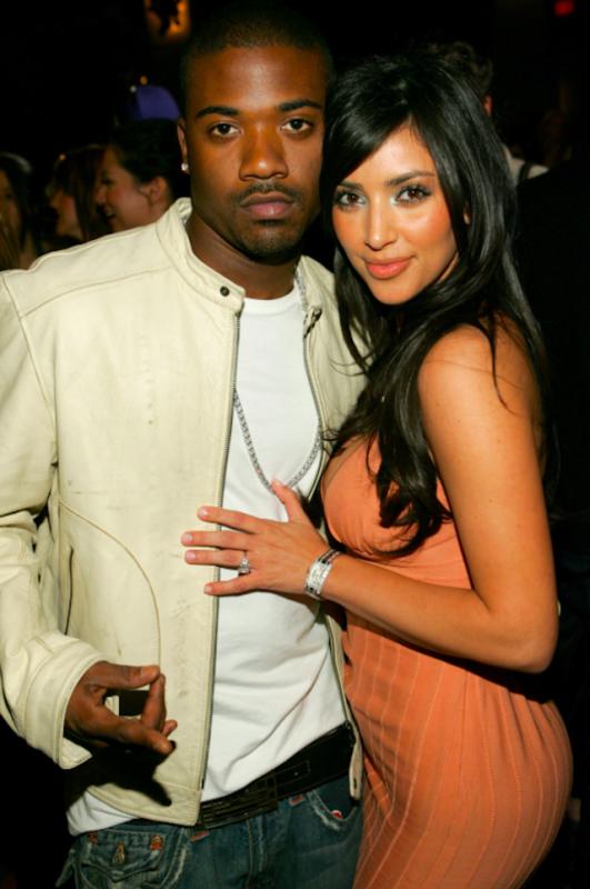 Kim Kardashian và mẹ ruột bị tố cố ý tung băng sex chấn động một thời - Ảnh 2.