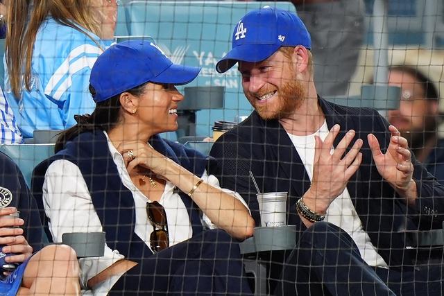 Hollywood bắt đầu 'chán ghét' Hoàng tử Harry - Meghan Markle? - Ảnh 4.