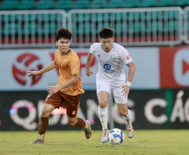 V-League nóng hầm hập với cuộc đua của 'ngũ... khổ tướng': HAGL đáy bảng nhưng le lói ánh sáng- Ảnh 3.