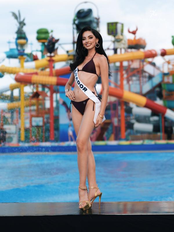 Hương Giang cùng dàn mỹ nhân Miss Universe trình diễn bikini bốc lửa - Ảnh 16. Hương Giang cùng dàn mỹ nhân Miss Universe trình diễn bikini bốc lửa - Ảnh 16.