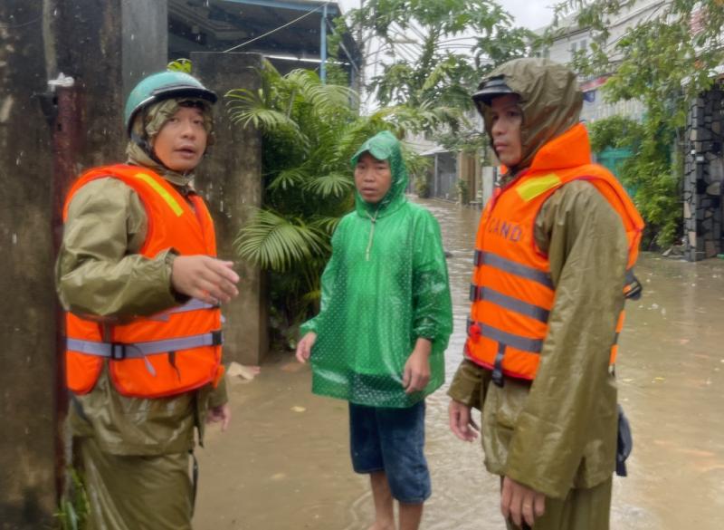 Con gái tật nguyền bị lũ cuốn trong đêm: Cha già run run kể lại khoảnh khắc bất lực - Ảnh 5. Con gái tật nguyền bị lũ cuốn trong đêm: Cha già run run kể lại khoảnh khắc bất lực - Ảnh 5.