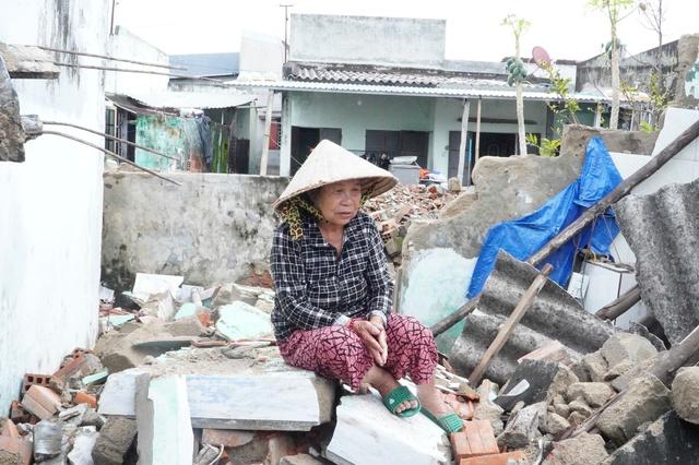 Anh Nguyễn Minh Triết thăm hỏi và hỗ trợ người dân vùng lũ Gia Lai - Ảnh 2. Anh Nguyễn Minh Triết thăm hỏi và hỗ trợ người dân vùng lũ Gia Lai - Ảnh 2.
