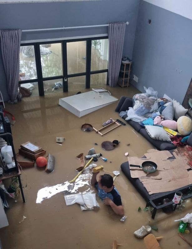 Khánh Hòa thông báo khẩn cấp xả lũ 2 hồ chứa - Ảnh 1. Khánh Hòa thông báo khẩn cấp xả lũ 2 hồ chứa - Ảnh 1.