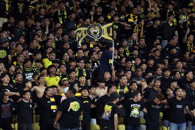 Luật sư FAM thuê bị công kích, huyền thoại Malaysia mong CĐV ngừng thức trắng đêm chờ FIFA - Ảnh 1. Luật sư FAM thuê bị công kích, huyền thoại Malaysia mong CĐV ngừng thức trắng đêm chờ FIFA - Ảnh 1.