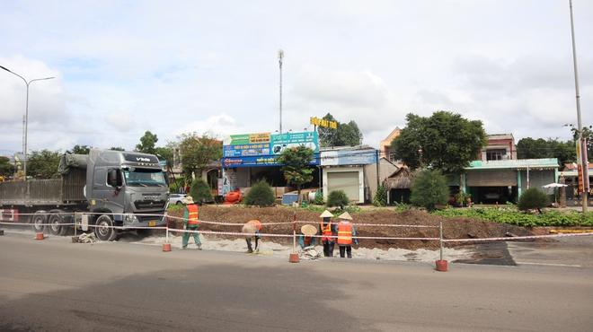 Người dân lo lắng việc sử dụng vật liệu tái chế tại chỗ, sửa quốc lộ 14
- Ảnh 8.