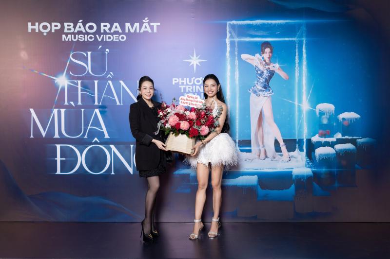 Thu Thủy được chồng kém tuổi 'hộ tống' đến mừng Phương Trinh Jolie 'tái xuất' - Ảnh 3.
