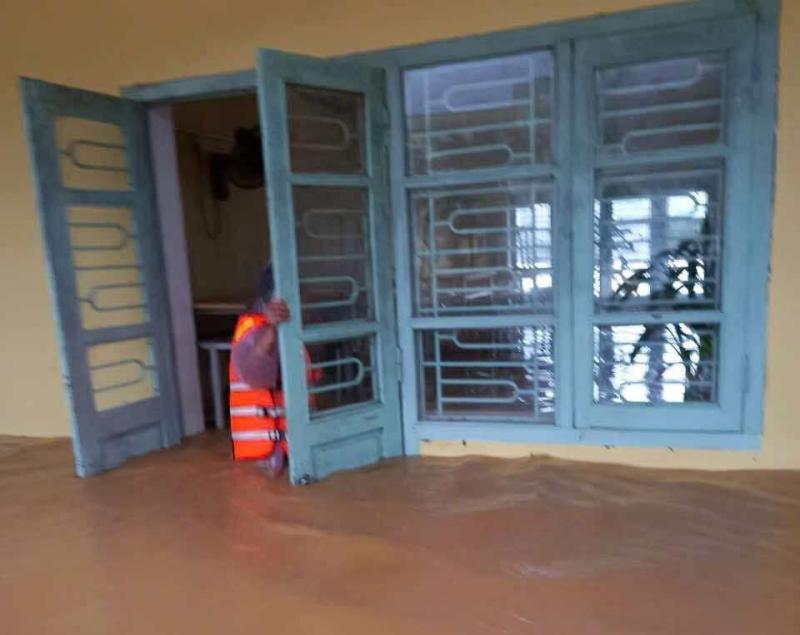 Quảng Trị mưa lớn, xã miền núi di dời hơn 200 hộ khỏi vùng ngập lụt- Ảnh 2.