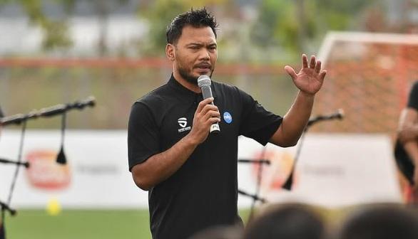 Cựu danh thủ Malaysia kêu gọi FAM hãy yêu bóng đá chân thành, chấp nhận sai lầm: Đừng kiện FIFA nữa!- Ảnh 1. Cựu danh thủ Malaysia kêu gọi FAM hãy yêu bóng đá chân thành, chấp nhận sai lầm: Đừng kiện FIFA nữa!- Ảnh 1.