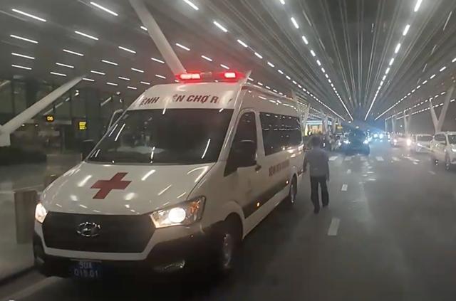CSGT TP.HCM mở đường lúc rạng sáng đưa mô tạng đi cứu người, chạy đua sinh tử - Ảnh 2.