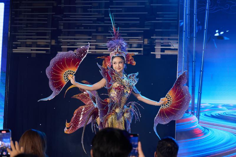 Vẻ quyến rũ của người đẹp Việt 'chinh chiến' tại cuộc thi Miss Cosmo 2025 - Ảnh 7.