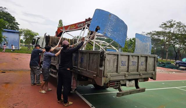 TP.HCM: Phường Bình Tân tháo dỡ sân tennis 2.800 m2 để làm nơi sinh hoạt cộng đồng- Ảnh 1. TP.HCM: Phường Bình Tân tháo dỡ sân tennis 2.800 m2 để làm nơi sinh hoạt cộng đồng- Ảnh 1.
