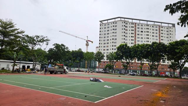TP.HCM: Phường Bình Tân tháo dỡ sân tennis 2.800 m2 để làm nơi sinh hoạt cộng đồng- Ảnh 3. TP.HCM: Phường Bình Tân tháo dỡ sân tennis 2.800 m2 để làm nơi sinh hoạt cộng đồng- Ảnh 3.