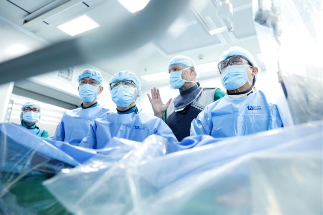 Hồi sinh trái tim nhờ kỹ thuật 'không cần dao mổ'- Ảnh 1. Hồi sinh trái tim nhờ kỹ thuật 'không cần dao mổ'- Ảnh 1.