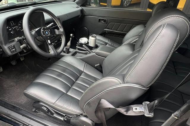 Đặng Lê Nguyên Vũ gây bất ngờ với chiếc Toyota Celica cổ gần 50 tuổi - Ảnh 3. Đặng Lê Nguyên Vũ gây bất ngờ với chiếc Toyota Celica cổ gần 50 tuổi - Ảnh 3.
