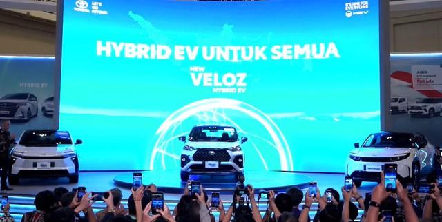 Toyota Veloz Cross Hybrid giá từ 472 triệu đồng sẽ về Việt Nam vào 2026 - Ảnh 1.