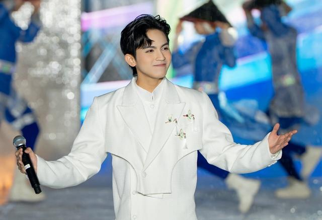 'Hot boy cải lương' Quách Phú Thành 'lột xác' ở tuổi 20 - Ảnh 3. 'Hot boy cải lương' Quách Phú Thành 'lột xác' ở tuổi 20 - Ảnh 3.
