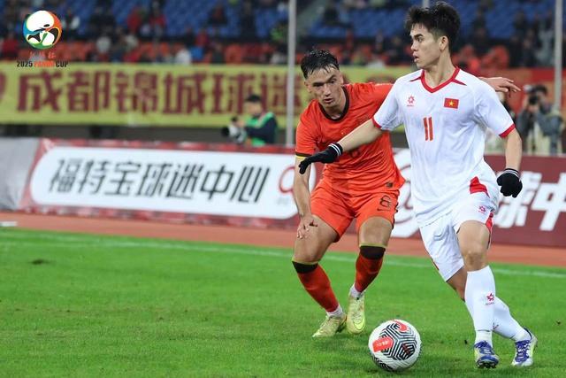 U.23 Việt Nam thắng Hàn Quốc bằng... thể hình và bóng bổng: Cuộc đấu trí càng nóng bỏng- Ảnh 3.