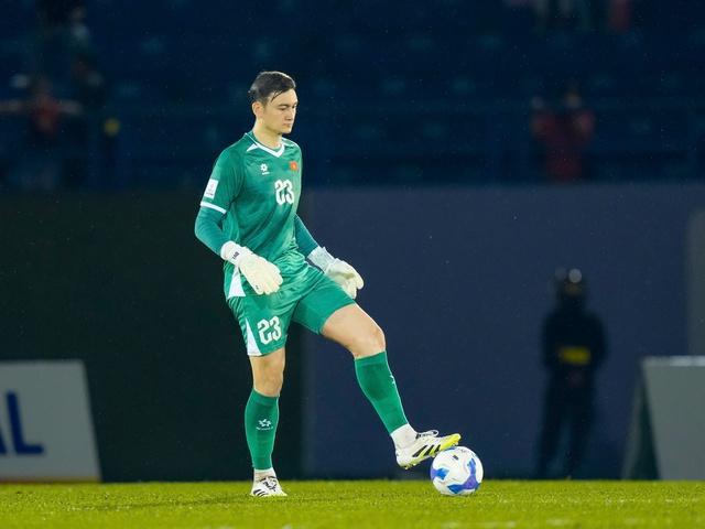 Đội tuyển Việt Nam: Văn Lâm ‘đánh bại’ thủ môn hay nhất AFF Cup, tại sao không?- Ảnh 1.