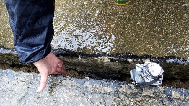 Sạt lở 'bủa vây' vùng cao TP.Đà Nẵng: Xuất hiện sụt lún nghiêm trọng dài 200 m- Ảnh 2. Sạt lở 'bủa vây' vùng cao TP.Đà Nẵng: Xuất hiện sụt lún nghiêm trọng dài 200 m- Ảnh 2.