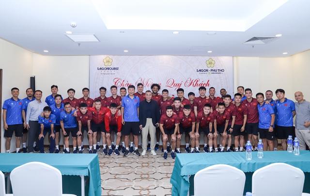Chủ tịch VFF Trần Quốc Tuấn chúc mừng Xuân Son, muốn đội tuyển Việt Nam làm được điều đặc biệt- Ảnh 3. Chủ tịch VFF Trần Quốc Tuấn chúc mừng Xuân Son, muốn đội tuyển Việt Nam làm được điều đặc biệt- Ảnh 3.