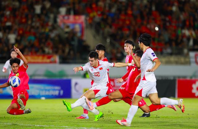 Đội tuyển Việt Nam chưa bỏ thói quen… khởi đầu chậm, bảo vệ ngôi vương AFF Cup nổi không?
- Ảnh 1. Đội tuyển Việt Nam chưa bỏ thói quen… khởi đầu chậm, bảo vệ ngôi vương AFF Cup nổi không?
- Ảnh 1.