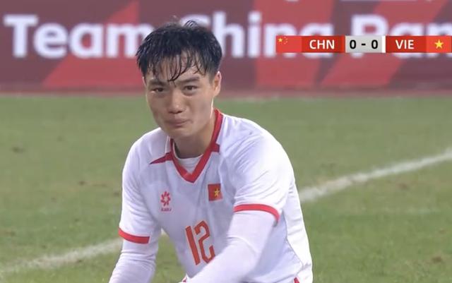 Nóng: Bùi Vĩ Hào tái xuất, Minh Phúc giúp U.23 Việt Nam thắng ngoạn mục U.23 Trung Quốc- Ảnh 5. Nóng: Bùi Vĩ Hào tái xuất, Minh Phúc giúp U.23 Việt Nam thắng ngoạn mục U.23 Trung Quốc- Ảnh 5.