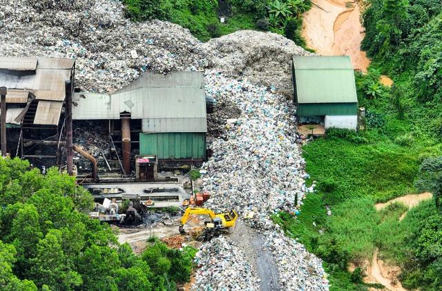 Rác tồn đọng Bảo Lộc vượt 70 . 000 Tấn gây ô nhiễm môi trường nghiêm trọng - Ảnh 3. Rác tồn đọng Bảo Lộc vượt 70 . 000 Tấn gây ô nhiễm môi trường nghiêm trọng - Ảnh 3.