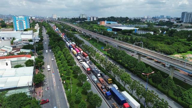 TP.HCM sắp mở rộng Quốc lộ 1 gấp 3 lần, thêm nhiều cầu, hầm chui- Ảnh 1. TP.HCM sắp mở rộng Quốc lộ 1 gấp 3 lần, thêm nhiều cầu, hầm chui- Ảnh 1.