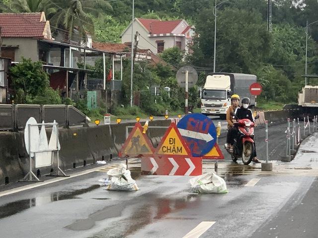  Đắk Lắk: Tắc nghẽn giao thông trên QL1A, đoàn xe nối dài cả cây số chờ đợi - Ảnh 6.