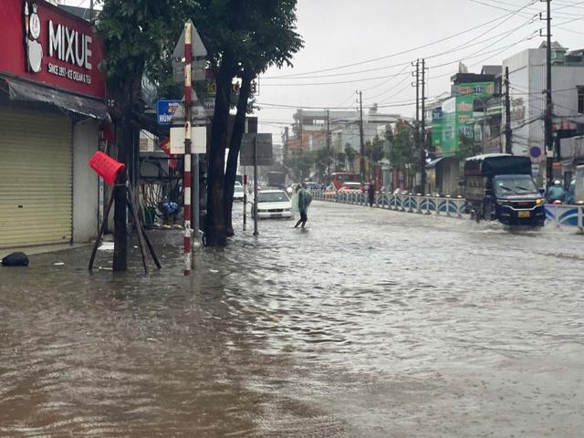 ngập lụt ở TP.Huế - Ảnh 2. ngập lụt ở TP.Huế - Ảnh 2.