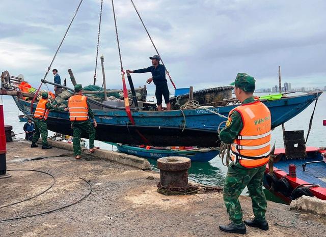 Đà Nẵng khẩn trương sơ tán dân, ứng phó bão số 13 Kalmaegi trước ngày 6.11 - Ảnh 1. Đà Nẵng khẩn trương sơ tán dân, ứng phó bão số 13 Kalmaegi trước ngày 6.11 - Ảnh 1.