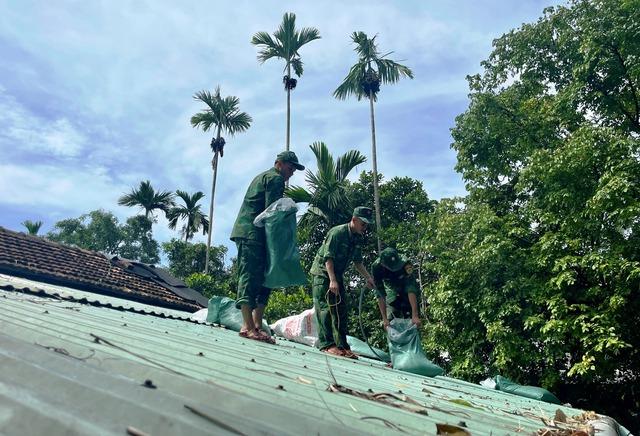 Đà Nẵng khẩn trương sơ tán dân, ứng phó bão số 13 Kalmaegi trước ngày 6.11 - Ảnh 2. Đà Nẵng khẩn trương sơ tán dân, ứng phó bão số 13 Kalmaegi trước ngày 6.11 - Ảnh 2.