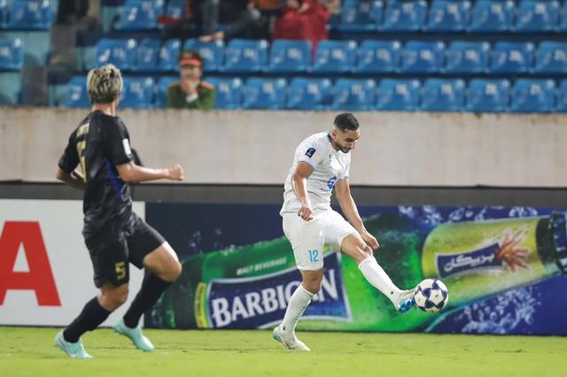 Nam Định lại thua Gamba Osaka, có tình huống gây tranh cãi: Chủ nhà mất oan phạt đền?- Ảnh 2. Nam Định lại thua Gamba Osaka, có tình huống gây tranh cãi: Chủ nhà mất oan phạt đền?- Ảnh 2.