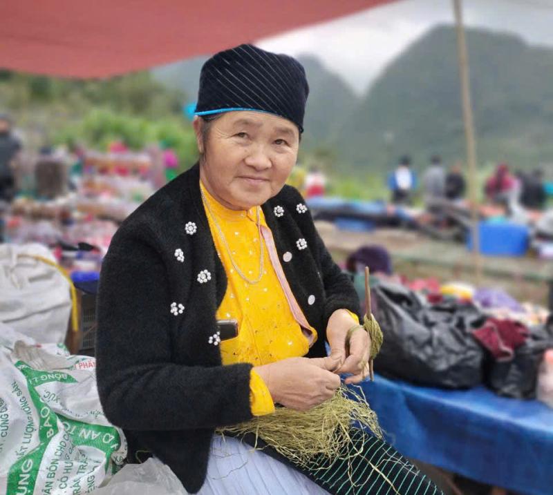 Độc đáo chợ lùi Sà Phìn giữa cao nguyên đá- Ảnh 3. Độc đáo chợ lùi Sà Phìn giữa cao nguyên đá- Ảnh 3.
