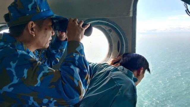 Tìm thấy 1 trong 3 nạn nhân mất tích, sau 2 ngày lênh đênh trên biển - Ảnh 3.