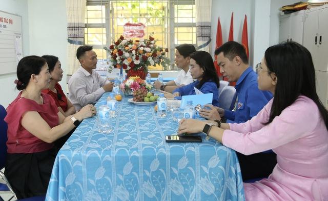 Chị Nguyễn Phạm Duy Trang gửi thư tri ân thầy phụ trách Đội- Ảnh 1. Chị Nguyễn Phạm Duy Trang gửi thư tri ân thầy phụ trách Đội- Ảnh 1.