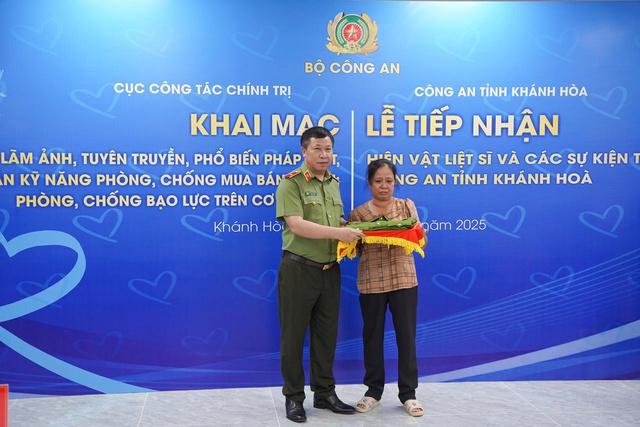 Triển lãm ảnh về phòng chống mua bán người tại Khánh Hòa- Ảnh 3. Triển lãm ảnh về phòng chống mua bán người tại Khánh Hòa- Ảnh 3.