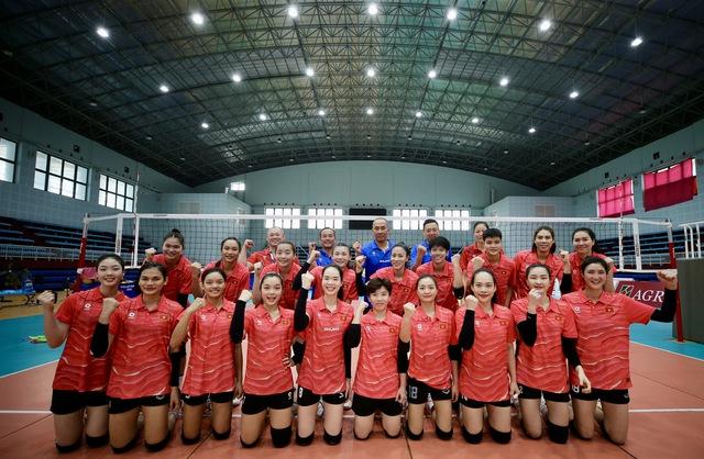 Đội tuyển bóng chuyền nữ Việt Nam tạo sức hút với người hâm mộ phía nam- Ảnh 1. Đội tuyển bóng chuyền nữ Việt Nam tạo sức hút với người hâm mộ phía nam- Ảnh 1.