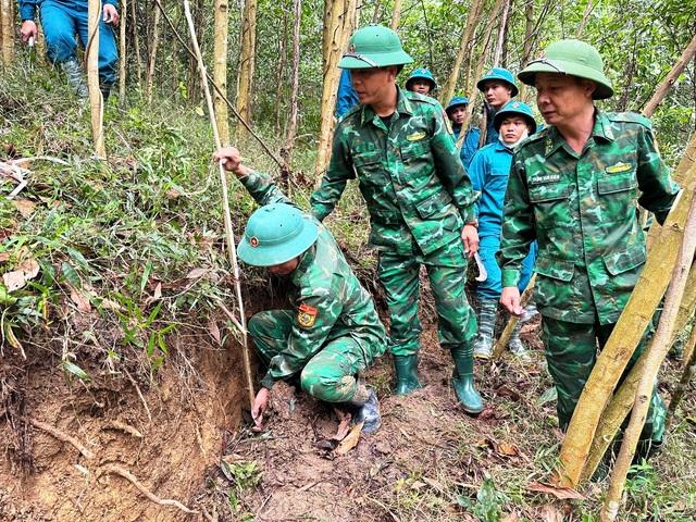 Đà Nẵng: Kiến nghị ban bố tình huống khẩn cấp khi đỉnh đồi có vết nứt 150m- Ảnh 1.