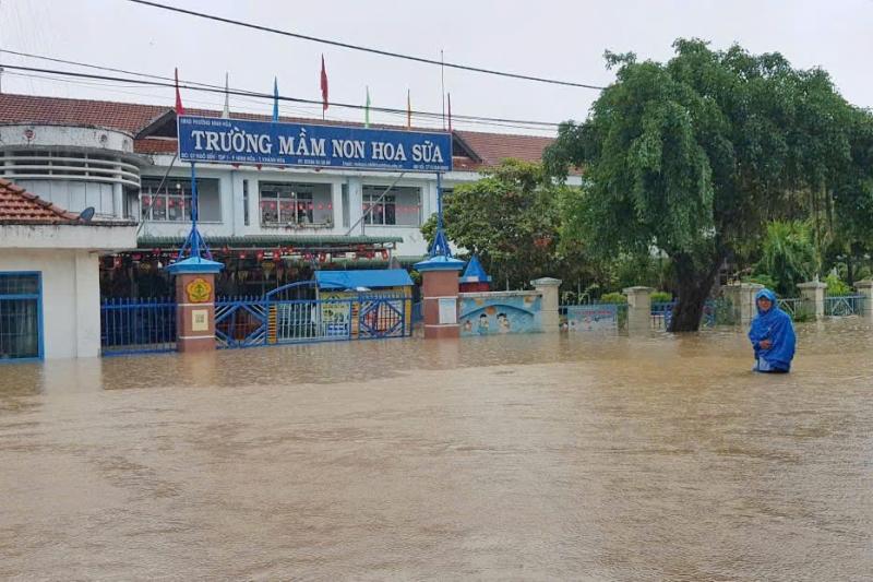 Khánh Hòa bác tin đồn vỡ đập 3 hồ chứa, lũ sông Dinh vẫn còn- Ảnh 2. Khánh Hòa bác tin đồn vỡ đập 3 hồ chứa, lũ sông Dinh vẫn còn- Ảnh 2.