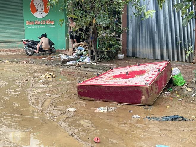 Khánh Hòa: Nhiều nơi ở Tây Nha Trang tan hoang sau ngập lụt chưa từng có- Ảnh 8. Khánh Hòa: Nhiều nơi ở Tây Nha Trang tan hoang sau ngập lụt chưa từng có- Ảnh 8.