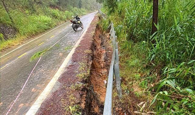 QL27C nối Đà Lạt – Nha Trang tiếp tục sạt lở nghiêm trọng gần đèo Khánh Lê - Ảnh 2.
